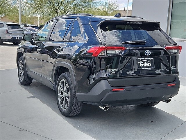 2022 Toyota RAV4 Hybrid XLE Premium photo 2