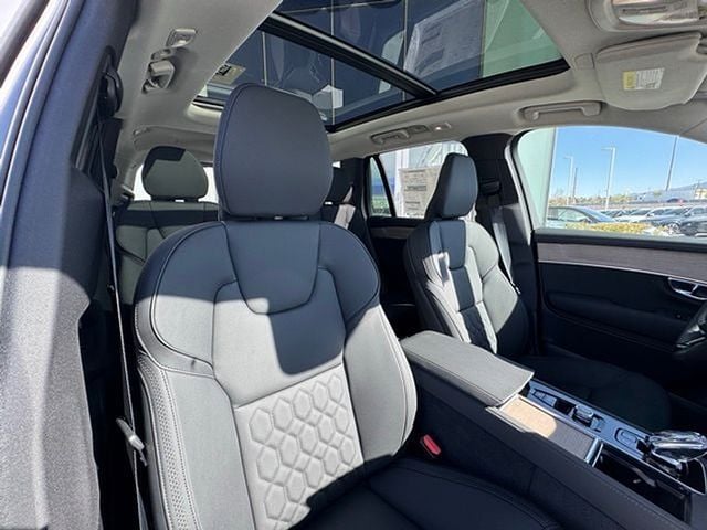 2025 Volvo XC90 Plus - Photo 39