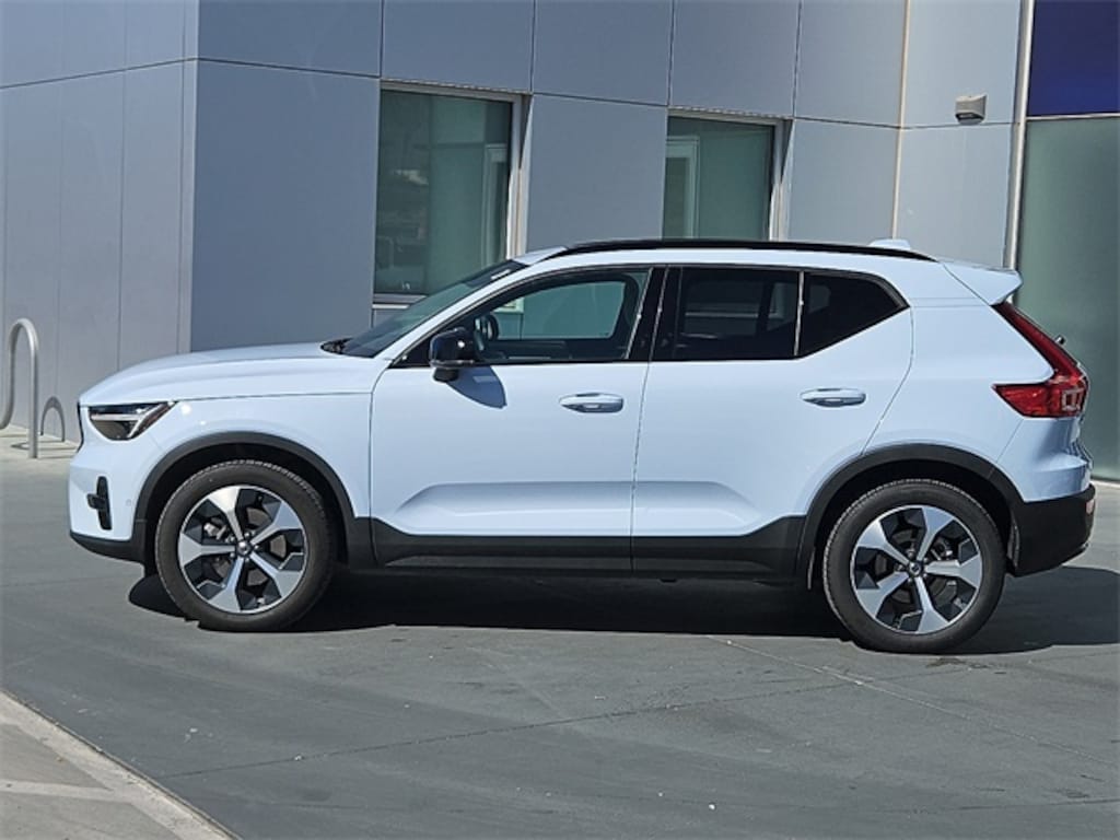 New 2026 Volvo XC40 B5 Plus SUV