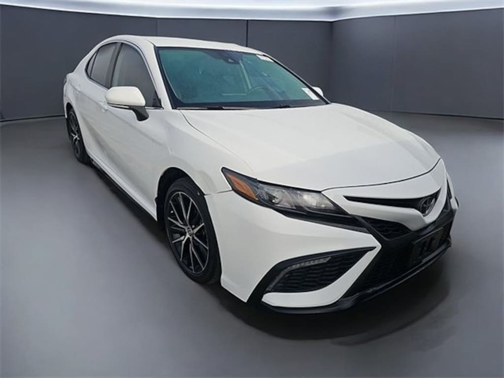 Used 2024 Toyota Camry SE Sedan