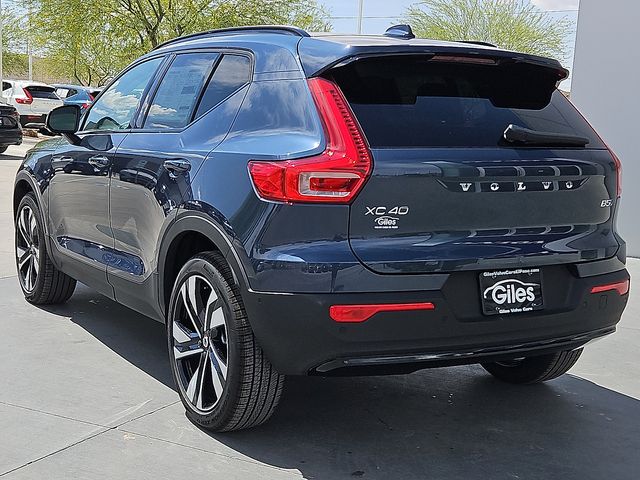 2026 Volvo XC40 Plus - Photo 4