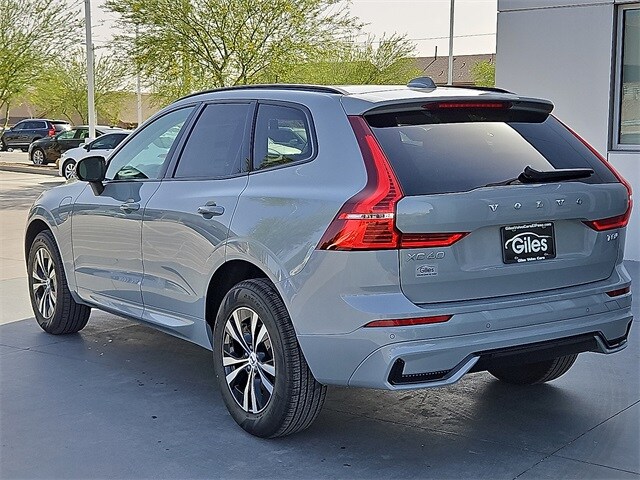 2025 Volvo XC60 Hybrid T8 Core photo 4