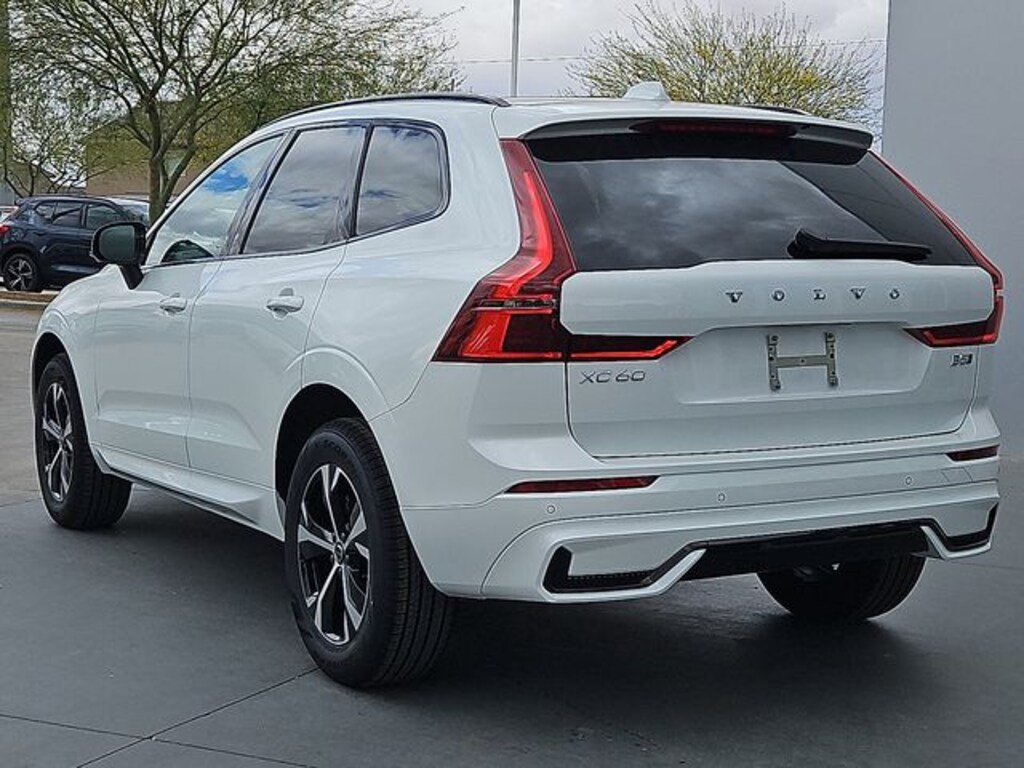 New 2026 Volvo XC60 B5 Core SUV