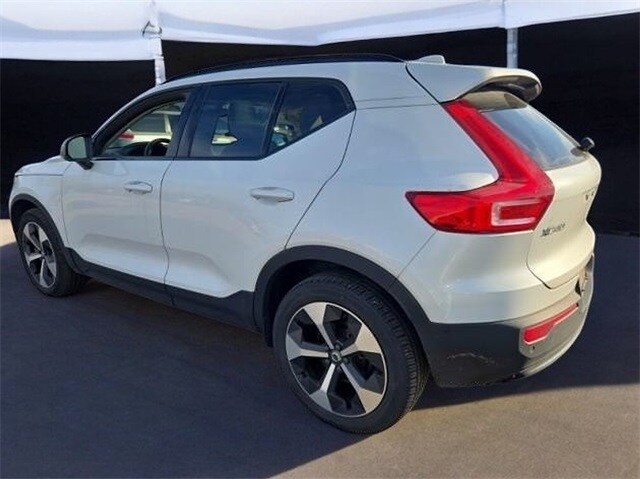 2023 Volvo XC40 AWD Plus photo 4