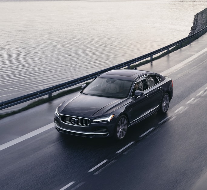 Audi A6 vs. Volvo S90 Performance Specs