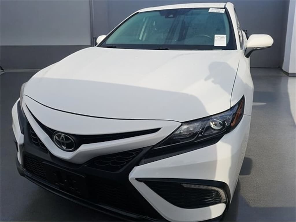 Used 2024 Toyota Camry SE Sedan
