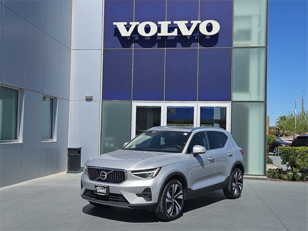 Used 2025 Volvo XC40 B5 Plus Bright Theme SUV