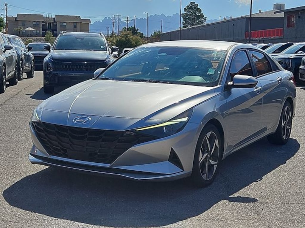 Used 2023 Hyundai Elantra SEL Sedan