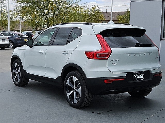 2025 Volvo XC40 Plus photo 4