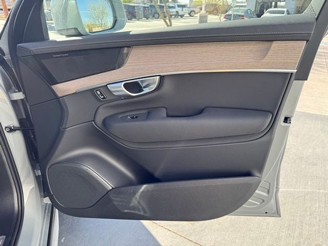 2025 Volvo XC90 Plus - Photo 38