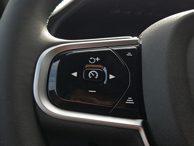 2026 Volvo XC90 Plus - Photo 20
