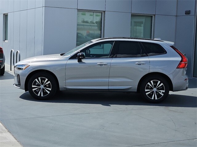 2024 Volvo XC60 B5 Core photo 2