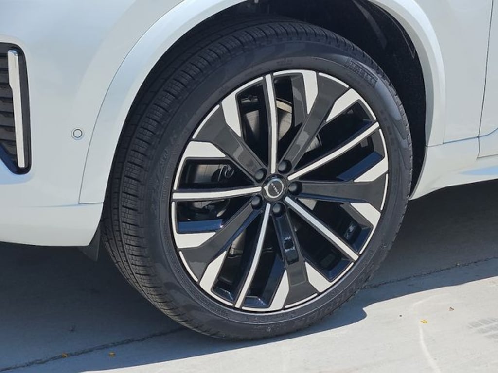 New 2026 Volvo XC90 B6 Plus 7-Seater SUV