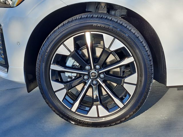 2026 Volvo XC60 Plus - Photo 11