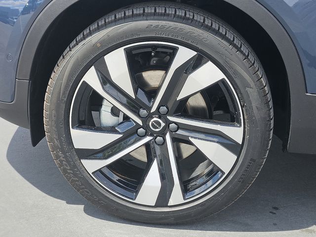 2026 Volvo XC40 Plus - Photo 11