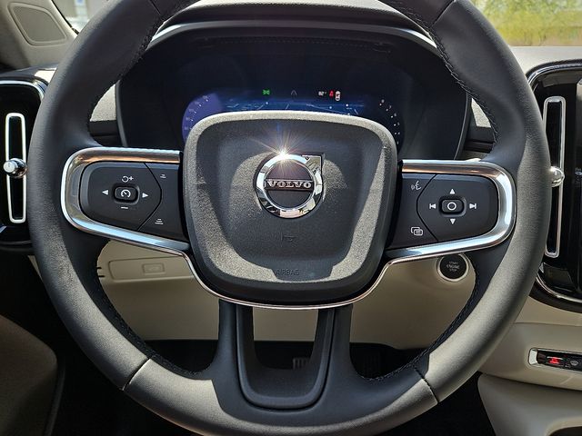 2026 Volvo XC40 Plus - Photo 21