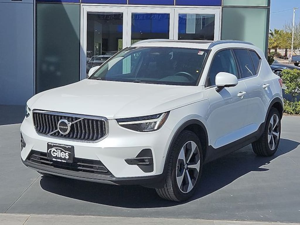 Used 2025 Volvo XC40 B5 Plus Bright Theme SUV