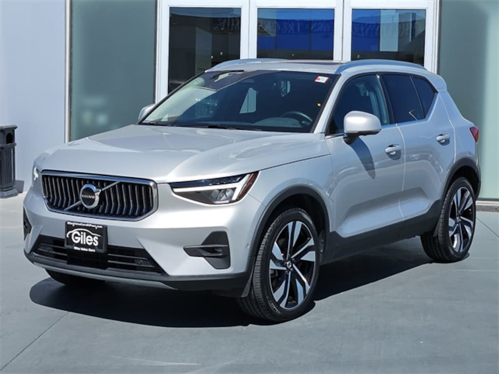 Used 2025 Volvo XC40 B5 Plus Bright Theme SUV