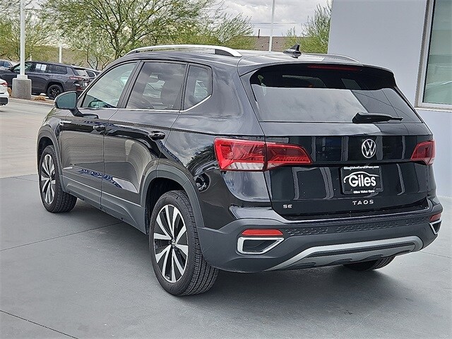 2024 Volkswagen Taos SE photo 3