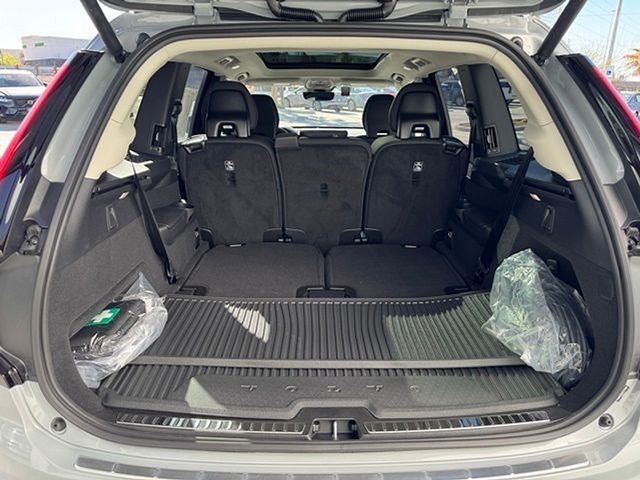 2025 Volvo XC90 Plus - Photo 32