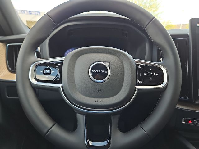 2026 Volvo XC60 Plus - Photo 23