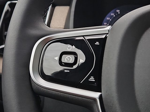 2026 Volvo XC90 Plus - Photo 20