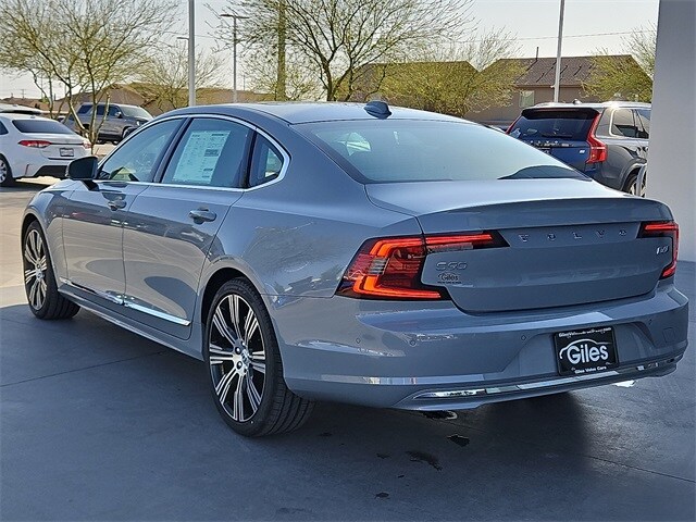 2025 Volvo S90 photo 4