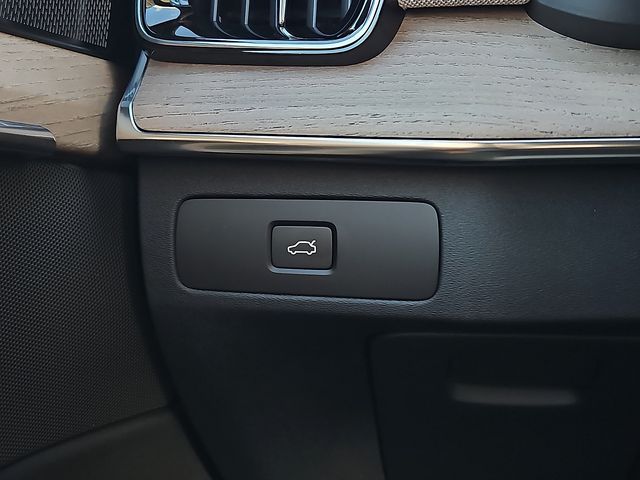 2026 Volvo XC90 Plus - Photo 19