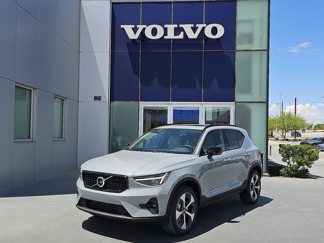 2026 Volvo XC40 B5 Plus Dark AWD's photo