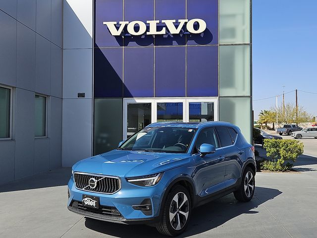 2025 Volvo XC40 SUV 