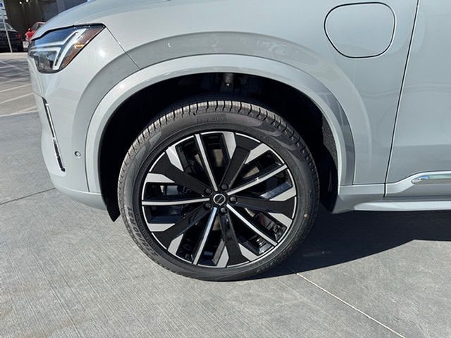 2025 Volvo XC90 Plus - Photo 15