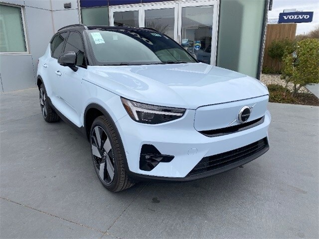 2024 Volvo XC40 Recharge Plus photo 3