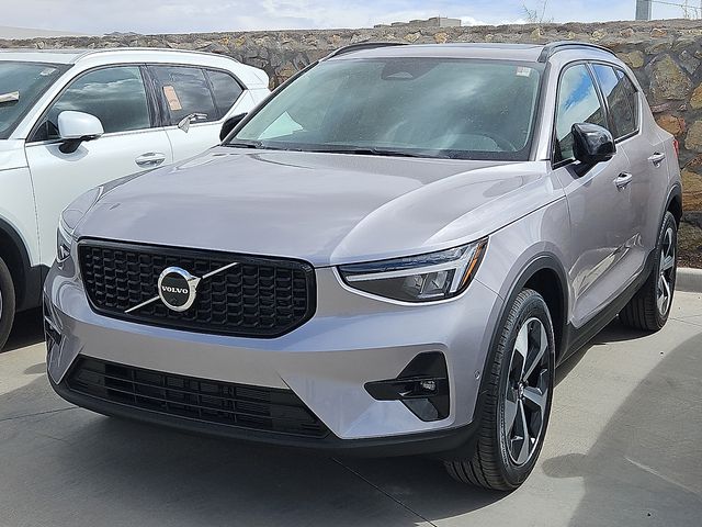 2026 Volvo XC40 SUV 