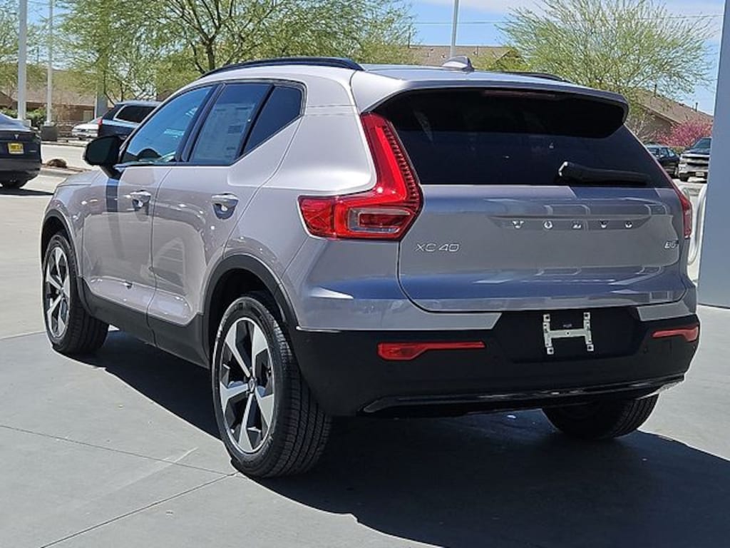 New 2026 Volvo XC40 B5 Plus SUV