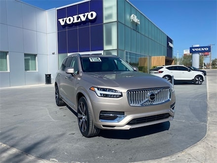 2025 Volvo XC90 plug-in hybrid T8 Core 7-Seater SUV