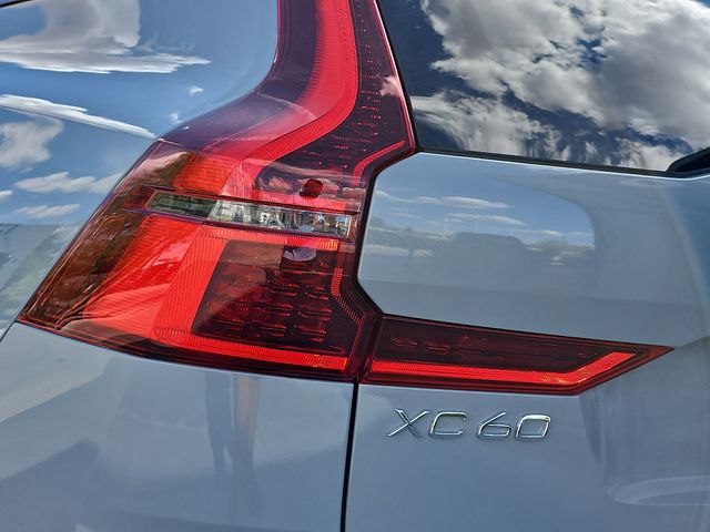 2026 Volvo XC60 Plus - Photo 12