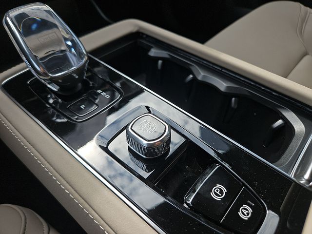 2026 Volvo XC90 Plus - Photo 27