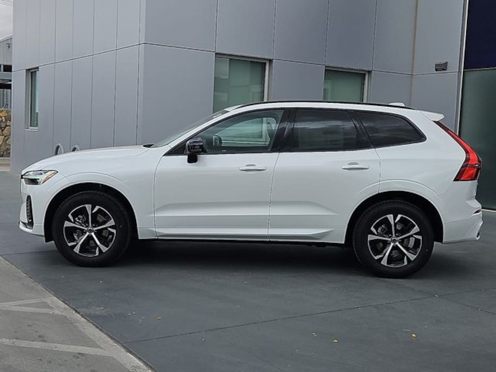 New 2026 Volvo XC60 B5 Core SUV