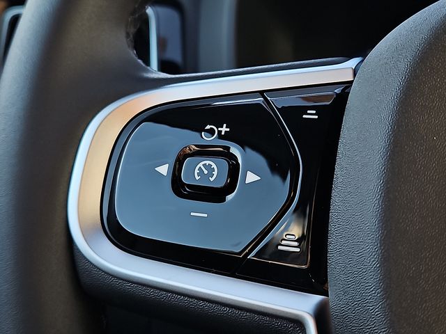 2026 Volvo XC60 Plus - Photo 20