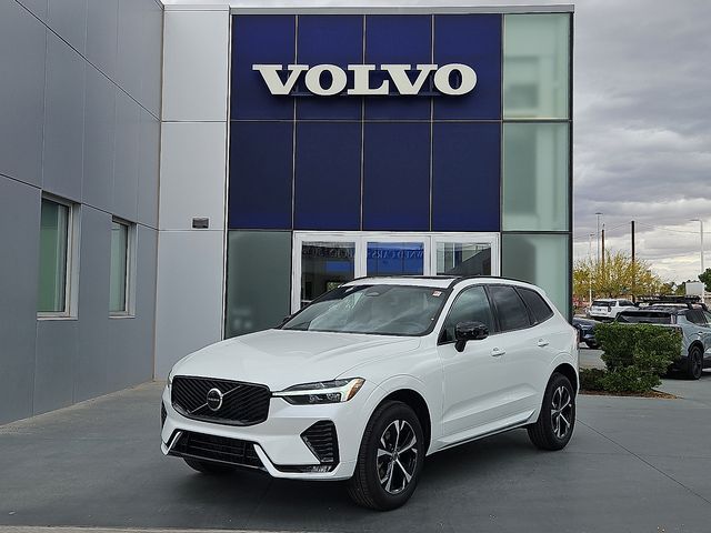 2026 Volvo XC60 B5 Core Dark AWD's photo