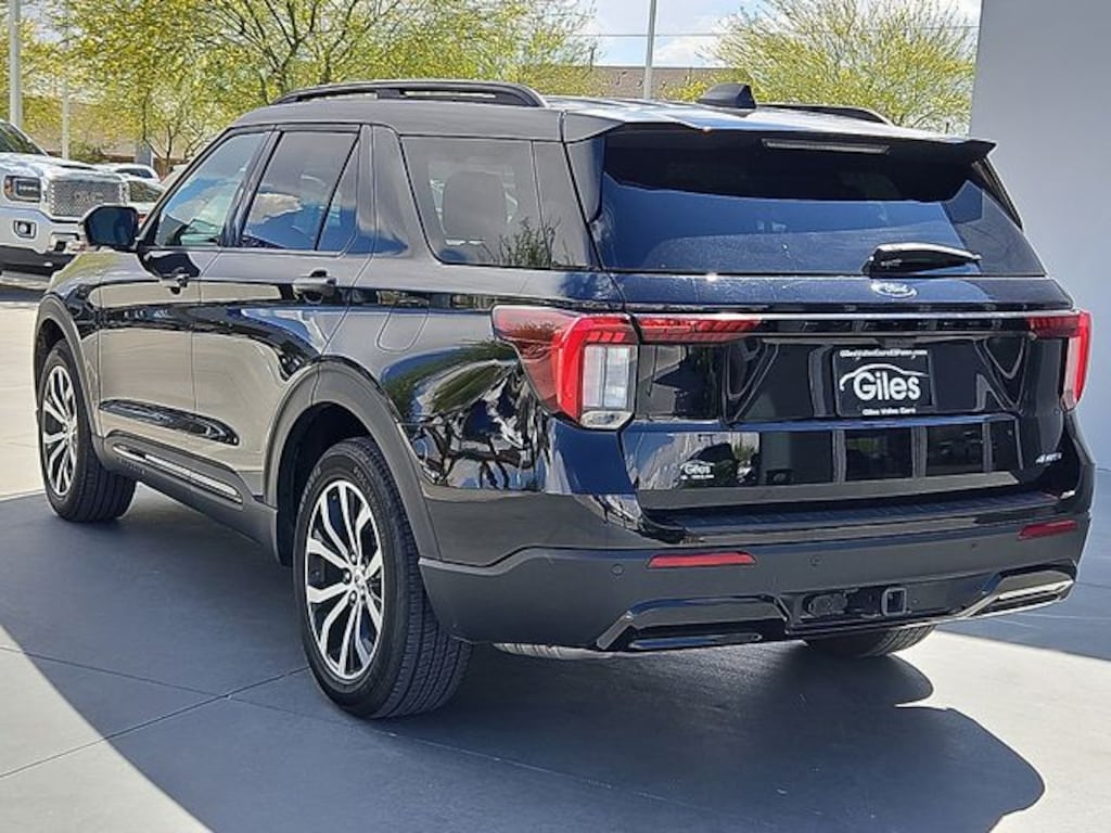 Used 2025 Ford Explorer ST-Line SUV