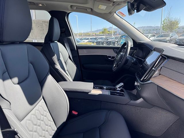 2025 Volvo XC90 Plus - Photo 40