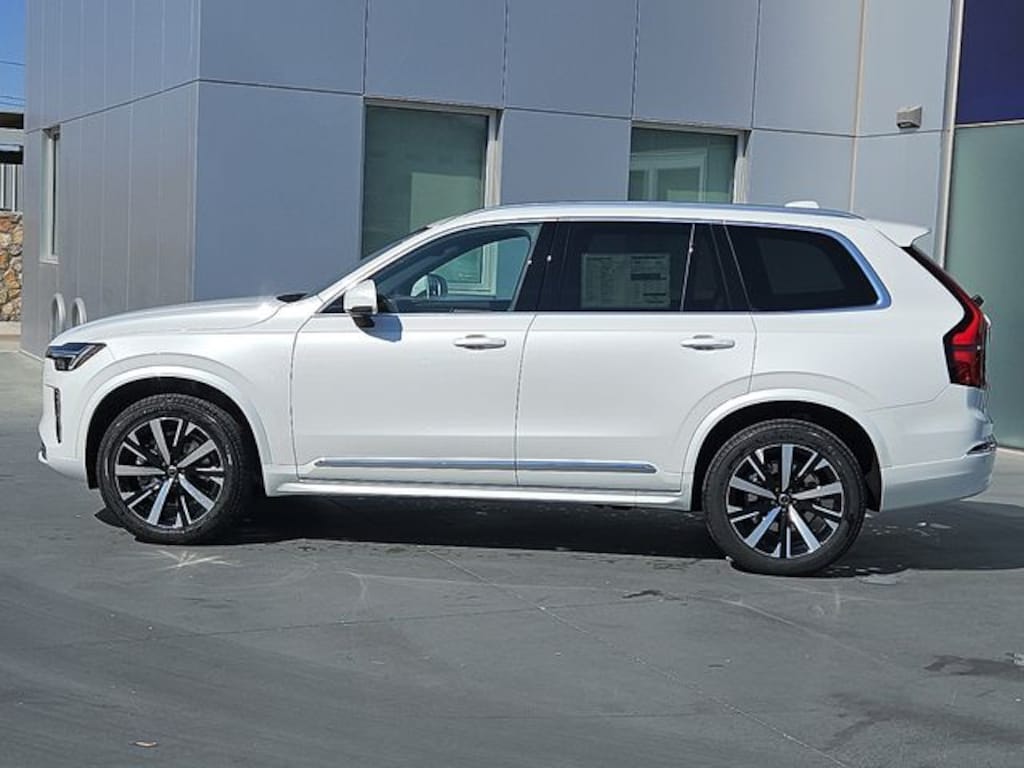 New 2026 Volvo XC90 B5 Core SUV