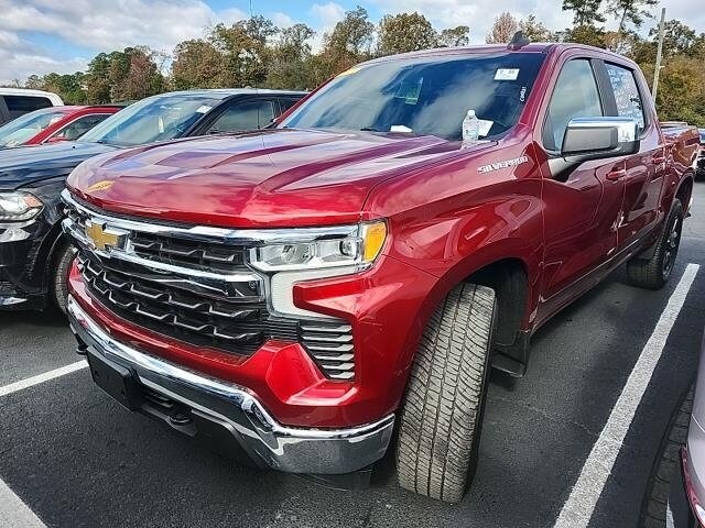 2023 Chevrolet Silverado 1500 LT photo 3