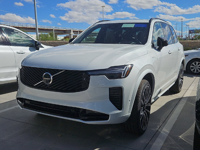  Volvo XC90 plug-in hybrid