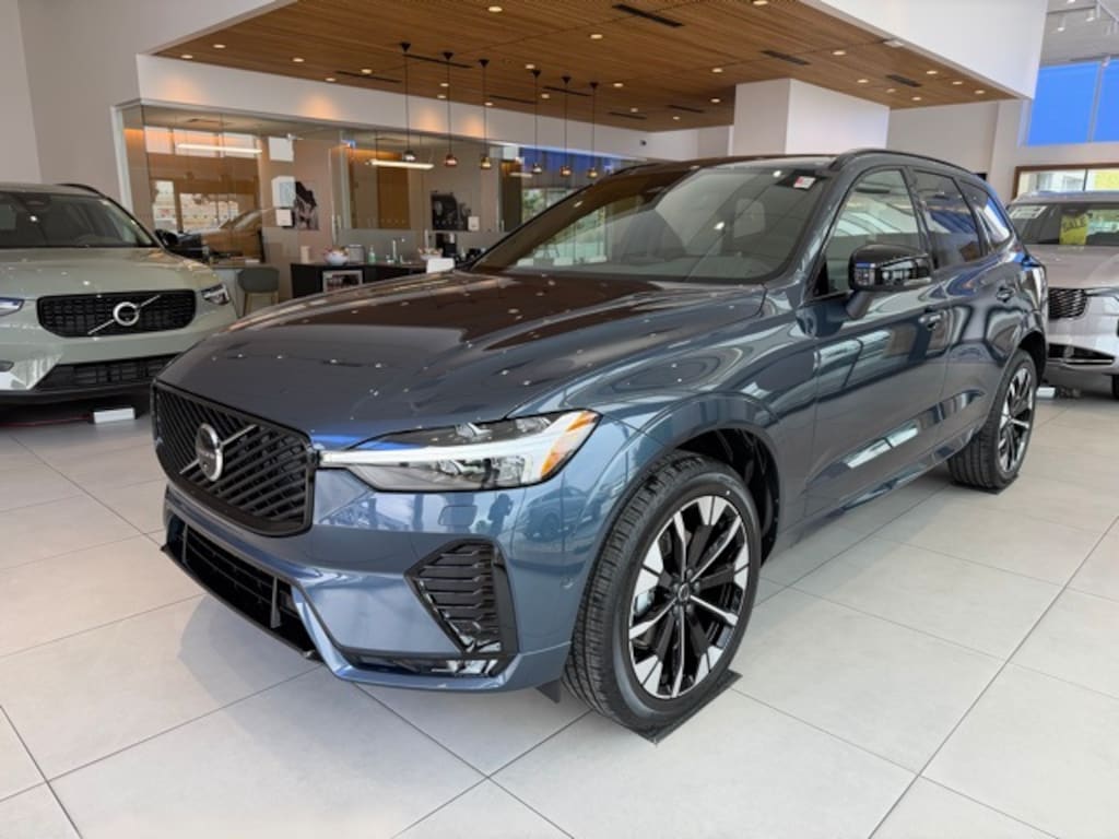New 2026 Volvo XC60 B5 Plus SUV