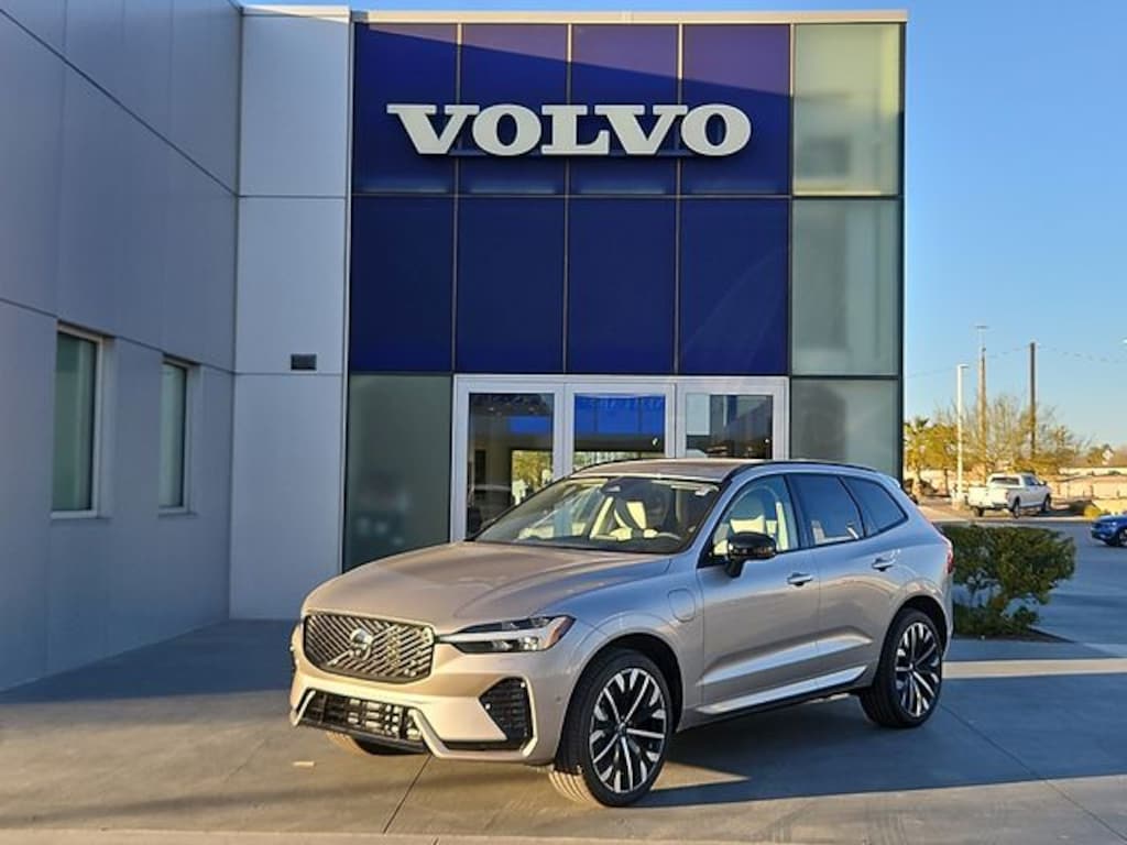 New 2026 Volvo XC60 plug-in hybrid T8 Ultra SUV