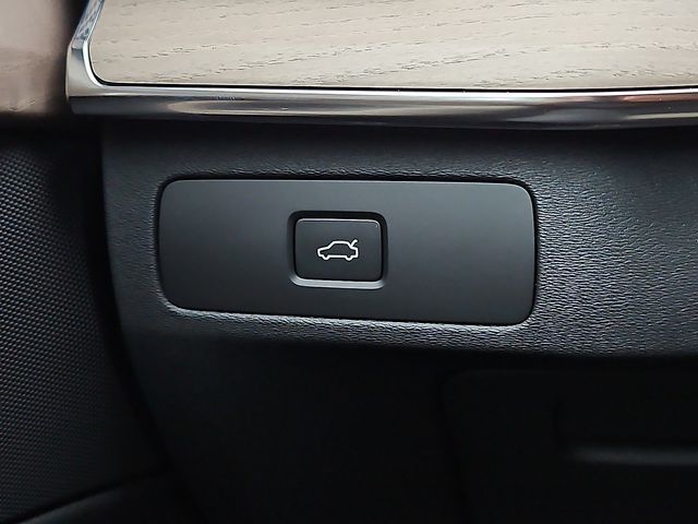 2026 Volvo XC90 Plus - Photo 19