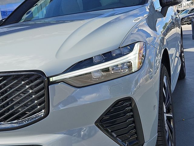 2026 Volvo XC60 Plus - Photo 9
