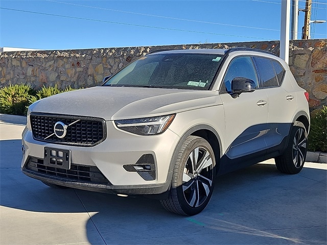 2023 Volvo XC40 Plus